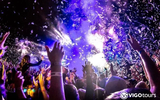 Kemer Marina'dan Disko Partisi Yat Gezisi