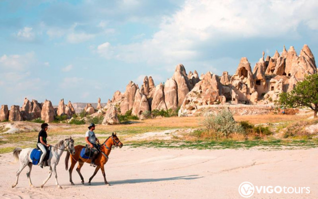 Kapadokya At Turu ile Muhteşem Vadilerde Gezinti Fırsatı