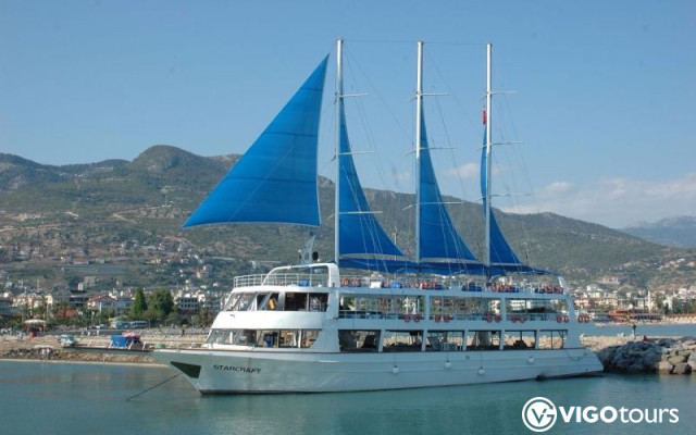 Alanya Starcraft Luxury Yacht Tour with Foam Party